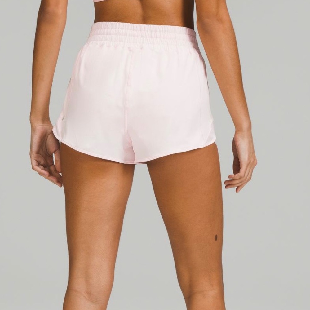 Lululemon STRAWBERRY MILKSHAKE Hotty Hot High Rise Short 2.5” - Picture 5 of 6